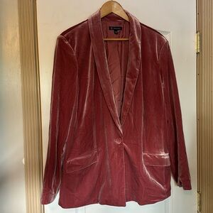 Light/dusty pink velvet blazer
